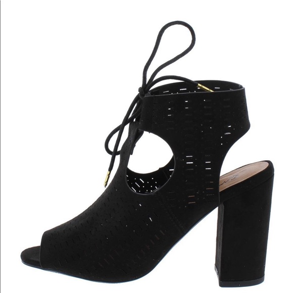 Heels - Picture 3 of 3